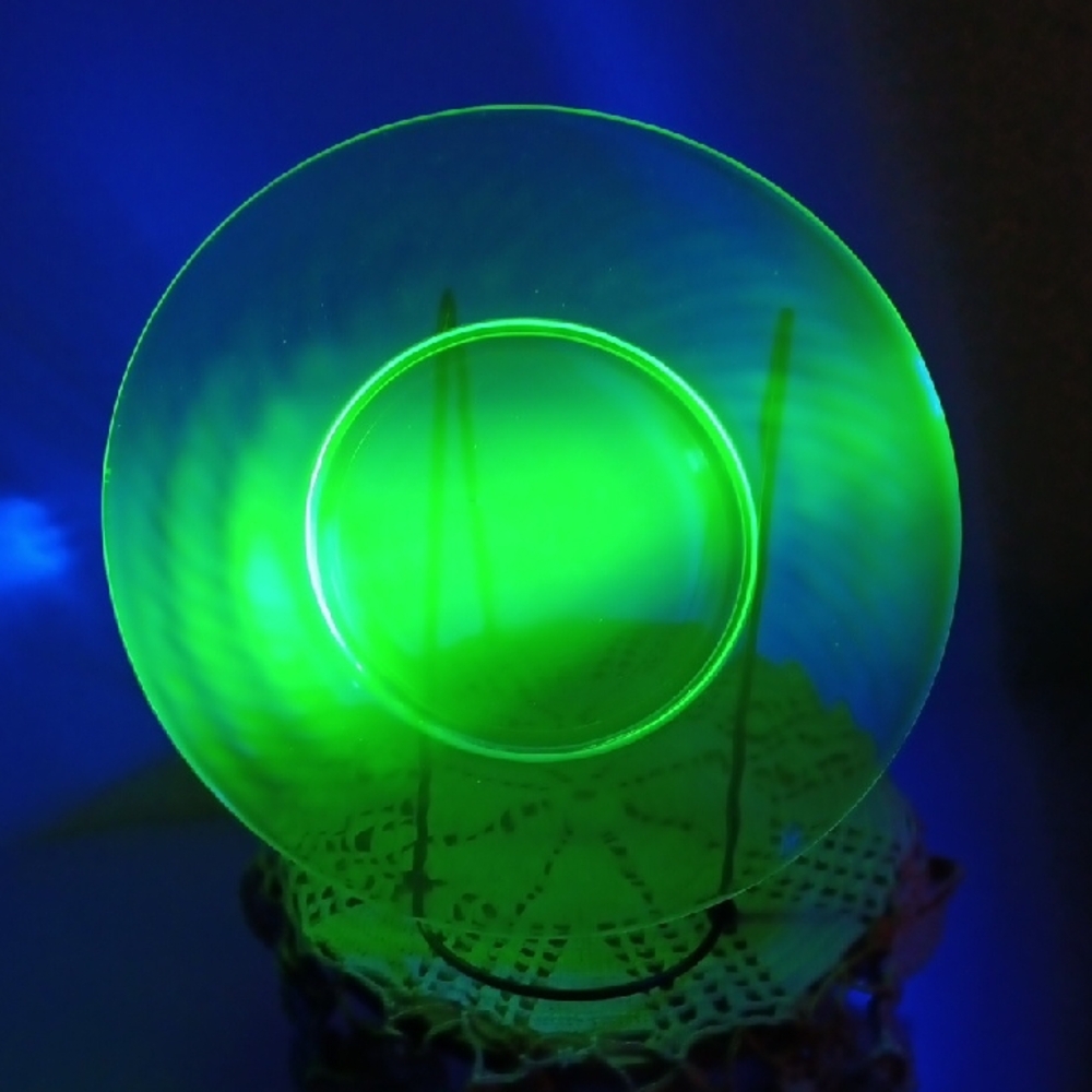 Depression Era Uranium Vibrant Green Glass Plate